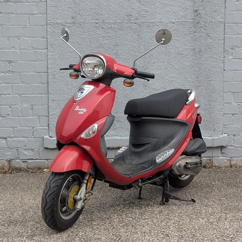 2009Buddy125Red.jpg