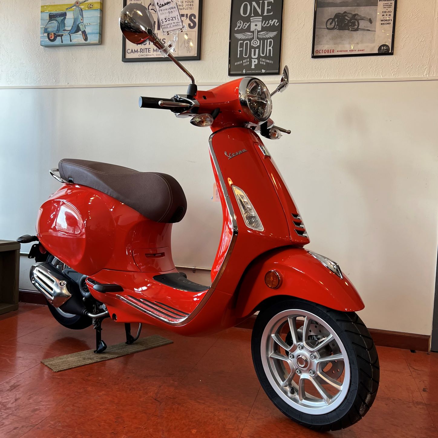 Ferro Train M-394-RT-FM - VESPA motor scooter, red, ready made model